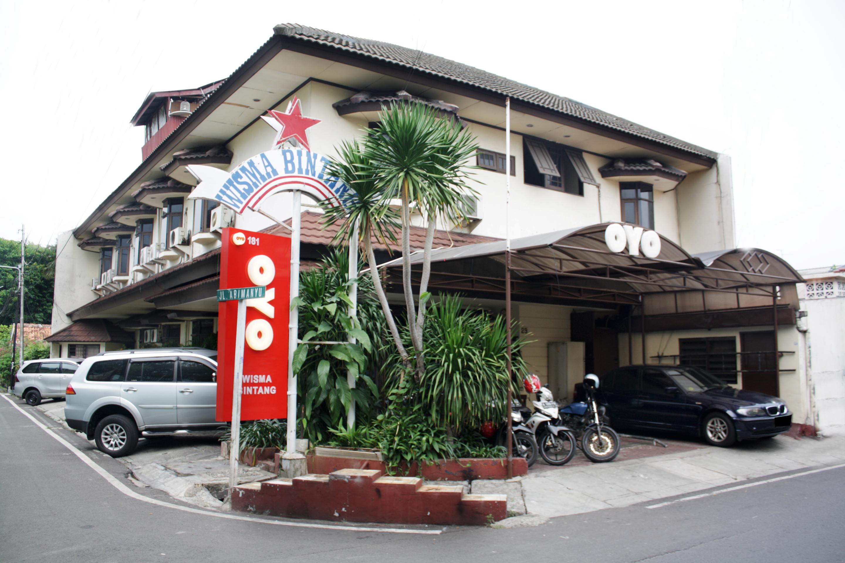Vaccinated Staff - Oyo 181 Wisma Bintang Jakarta Eksteriør billede